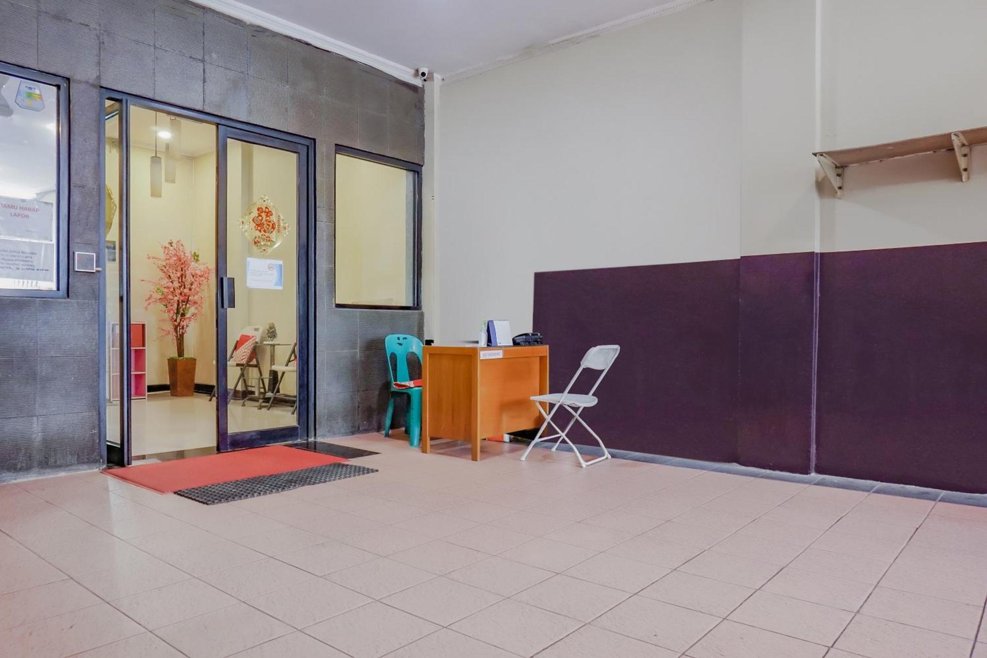 Oyo 117 Blueberry Homestay Cakarta Dış mekan fotoğraf