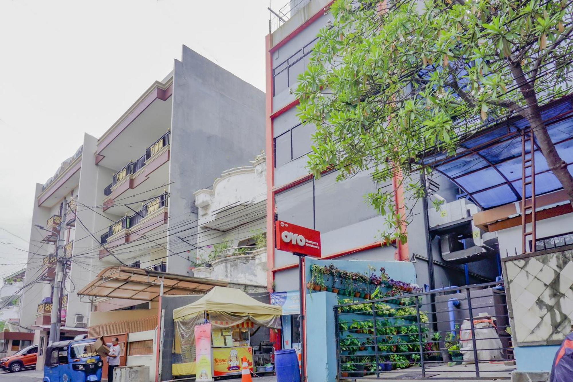 Oyo 117 Blueberry Homestay Cakarta Dış mekan fotoğraf